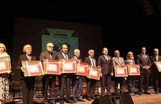 Mersin’de 24 Kasım Öğretmenler Günü törenle...