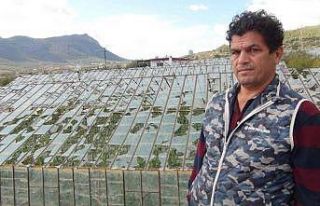 Mersin’de dolu felaketinde cam seraları yerle bir...