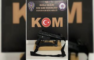 Mezarlıktan uzun namlulu silah çıktı