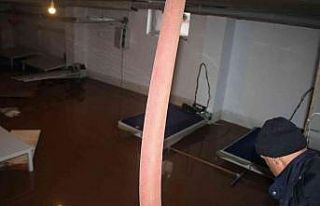 Midyat’ta sağanak nedeniyle ev ve iş yerlerini...