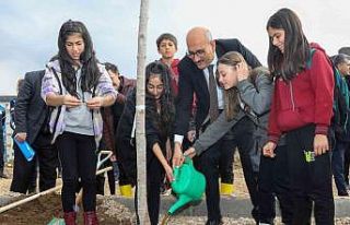 Milli Ağaçlandırma Günü’nde fidanlar toprakla...