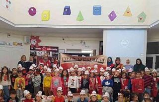 Minik öğrenciler Kızılay’ı öğrendi