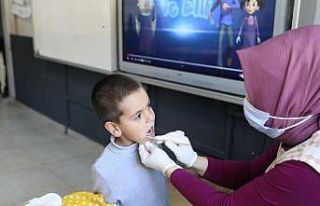 Minikler diş muayenesinden geçirildi