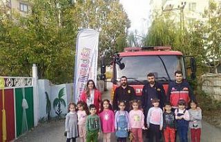 Miniklerin yangın tatbikatı gerçeği aratmadı
