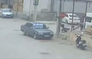 Motosiklet çalarken kameraya yakalandı