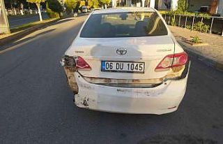 Motosiklet ile otomobil çarpıştı: 1 yaralı