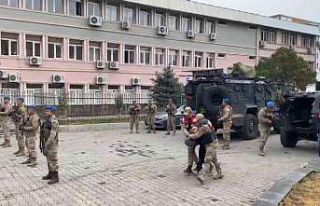 Muş’ta yakalanan PKK/KCK’lı terörist ile 2...