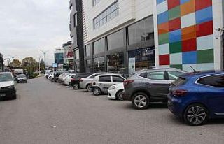 Müşteri otoparkı ama tek park edemeyen müşteriler