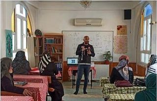 Narkotik polisleri Kur’an kursunda uyuşturucu bağımlılığını...