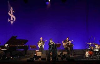 Nükhet Duru caz rüzgarı estirdi