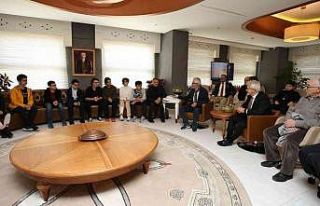 Ödüllü karikatüristler Başkan Erdem ile buluştu