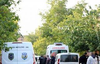 Odunlukta bıçakla hayatına son verdi