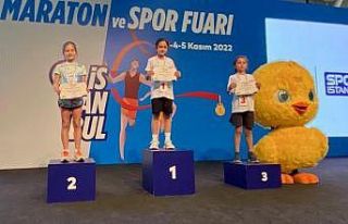 Öğrenciler 44. İstanbul Maratonu’nda derece aldı