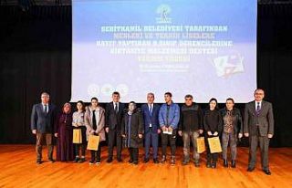 Öğrencilere kırtasiye desteği için hazırlanan...