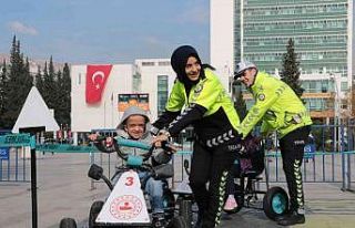 Öğrencilere trafik kuralları anlatıldı