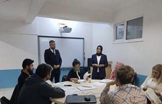 Öğretmenler eğitimden geçti