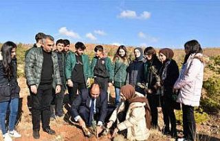 ‘Öğretmenler Günü’nü hatıra ormanına fidan...