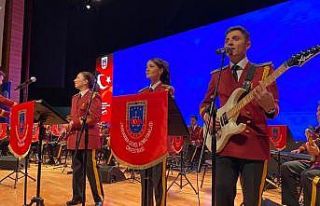 Öğretmenler ‘jandarmayı’ coşkuyla dinledi