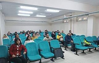 Öğretmenlere trafik kuralları anlatıldı