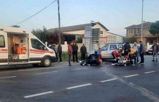 Otomobil ile elektrikli bisiklet çarpıştı: 1 yaralı