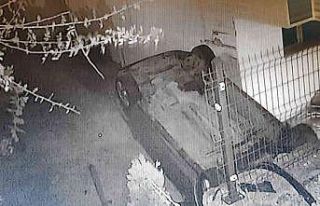 Otomobilin site bahçesine düşüp ters döndüğü...
