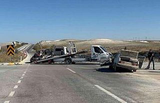 Otomobillerin hurdaya döndüğü kazada 1 kişi öldü,...