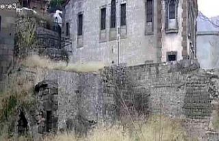 Otoparktan aşağı uçtular