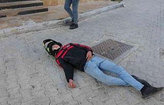 (ÖZEL) Motosiklet sürücüsü bozuk yolun kurbanı...