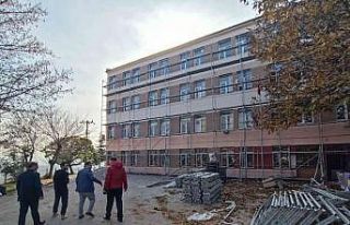 Pazaryeri’nde ki okulda güçlendirme tadilatı