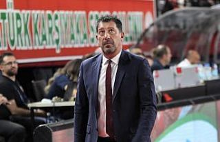 Pınar Karşıyaka çıkış yolu arıyor