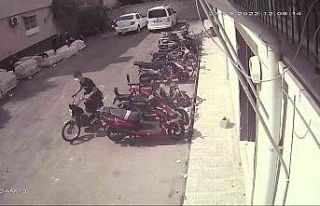 Polise yakalanmamak için bahçede yaşamış