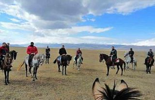 Rahvan atçılar safari turunda