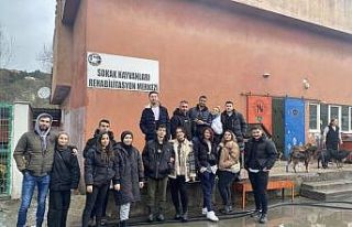 Rehabilitasyon merkezindeki hayvanları unutmadılar
