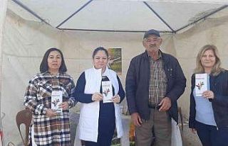 Sağlıkçıların bilgilendirme çalışmasına vatandaşlardan...