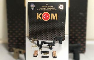 Samsun’da bir araçta 3 ruhsatsız tabanca bulundu:...