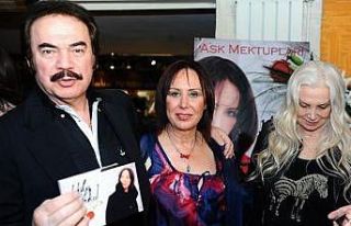 Sanatçı ve söz yazarı Hülya Şenkul vefat etti