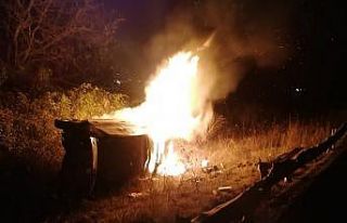 Şarampole yuvarlanan araç cayır cayır yandı,...