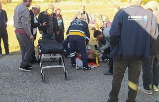 Şarampole yuvarlanan otomobildeki 5 kişi yaralandı