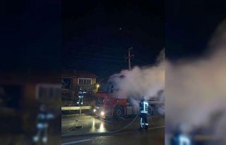 Şase yapan tırın kupası yanarak kullanılamaz...
