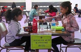 Satrançta rekabet ettiler