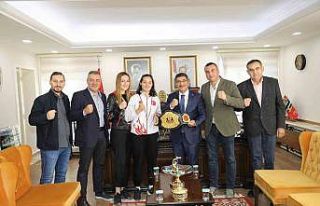 Şehzadeler’in şampiyonuna bir altın da Başkan...