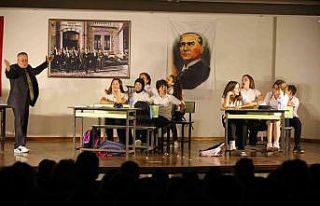 Selçuklu çocuklar ayakta alkışlandı