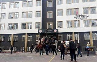 Sınava bu kez öğretmenler girdi
