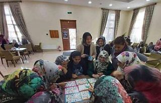 Sincanlı hanımlar bilgilerini yarıştırarak eğleniyor