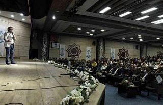 Sıtkı Aslanhan Manisalı okurlarıyla buluştu