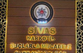 Sivas’ta 5 kilo 600 gram uyuşturucu ele geçirildi,...