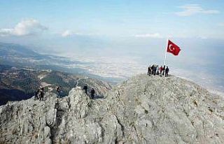 Spil Dağı’nın zirvesinden kadına yönelik şiddete...