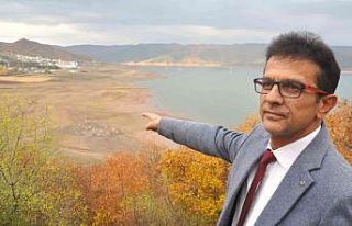 Su seviyesi düştü, kayalık göründü