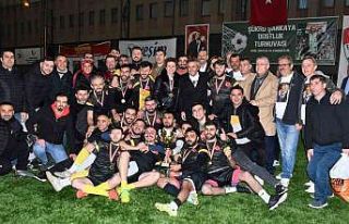 Şükrü Şankaya Dostluk Turnuvası’nda kupalar...