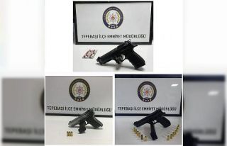 Şüpheli 3 şahsın üzerinden tabanca, mermi ve...